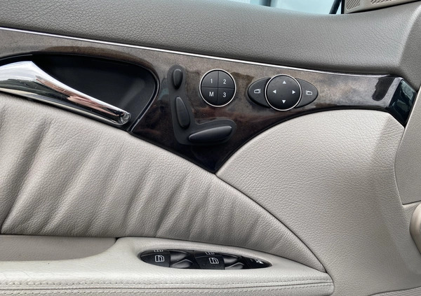 Mercedes-Benz Klasa E cena 27900 przebieg: 215107, rok produkcji 2002 z Knurów małe 466